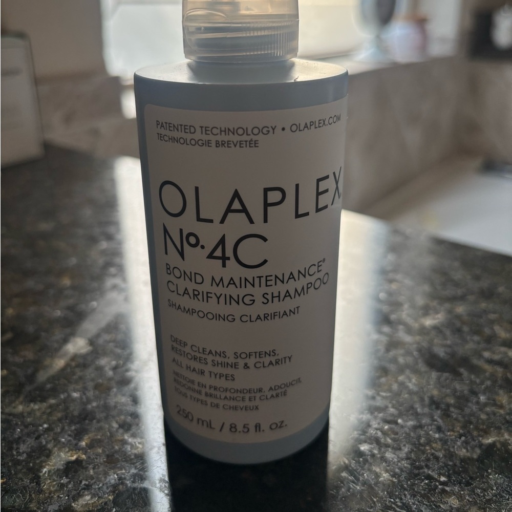 Olaplex No. 4C Bond Maintenance Clarifying Shampoo - Light Gray Bottle